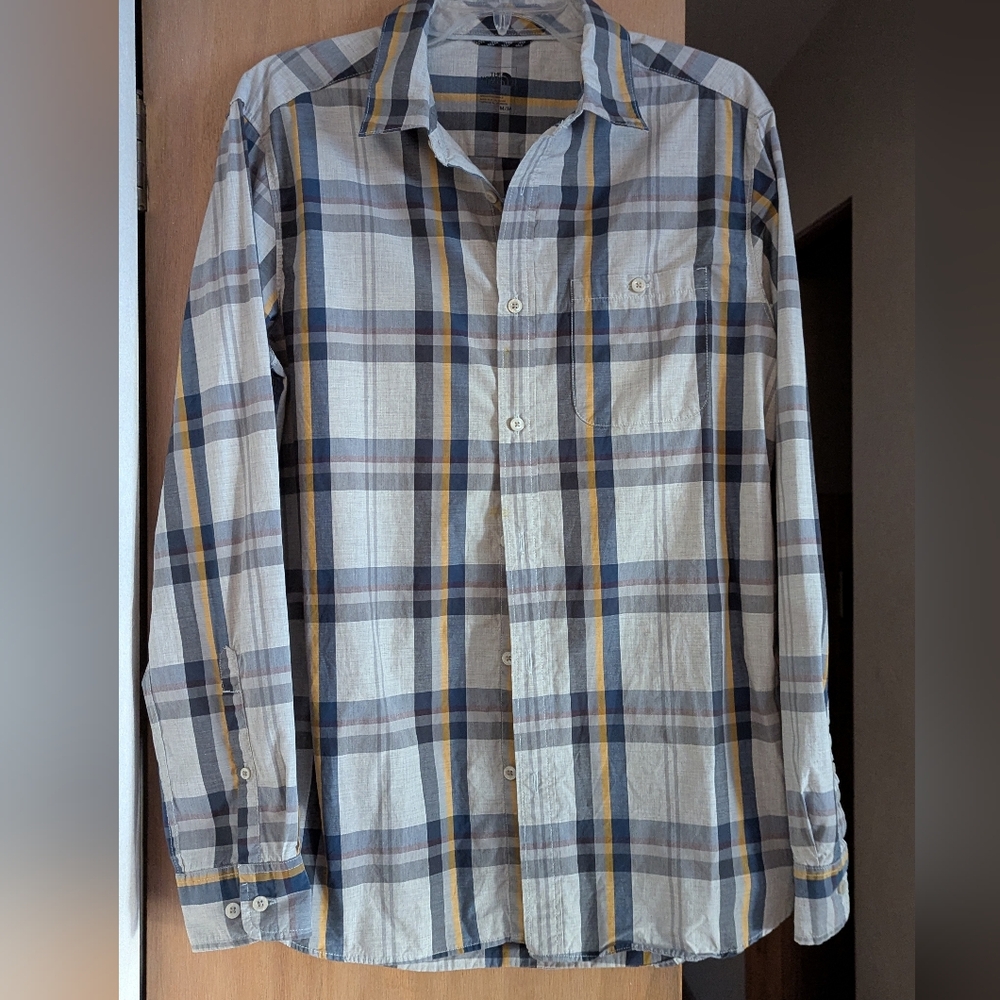 The North Face Size M Men's Plaid Button Down Shirt